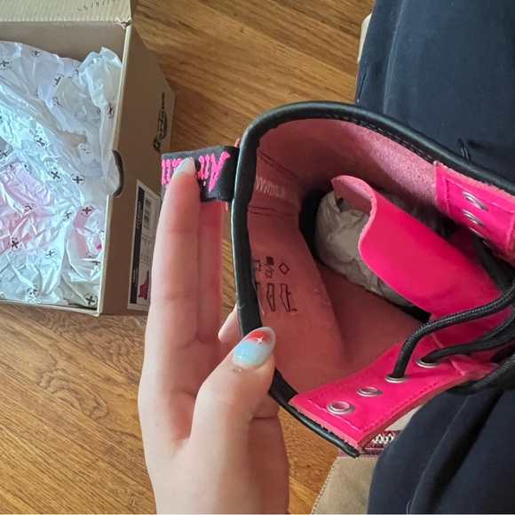 Dr. Martens 1460 smooth leather lace up boot in clash pink | womens 7 | BMWT - Picture 2 of 5